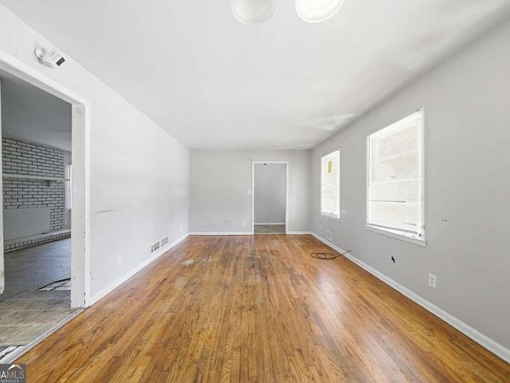 4th image of 4804 Thompson Mill Rd