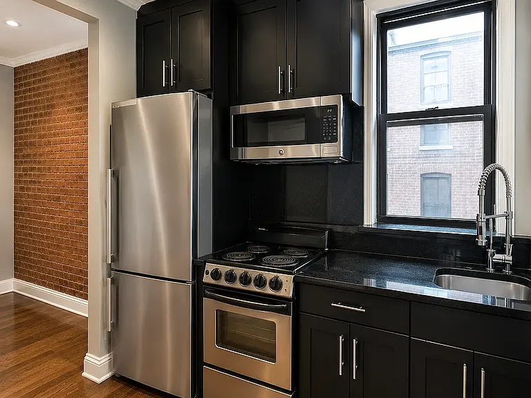 722 10th Ave #R4A — Photo 9