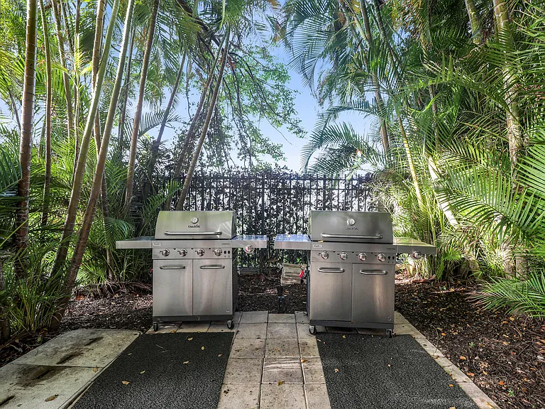 2650 Lake Shore Dr #804 — Photo 52