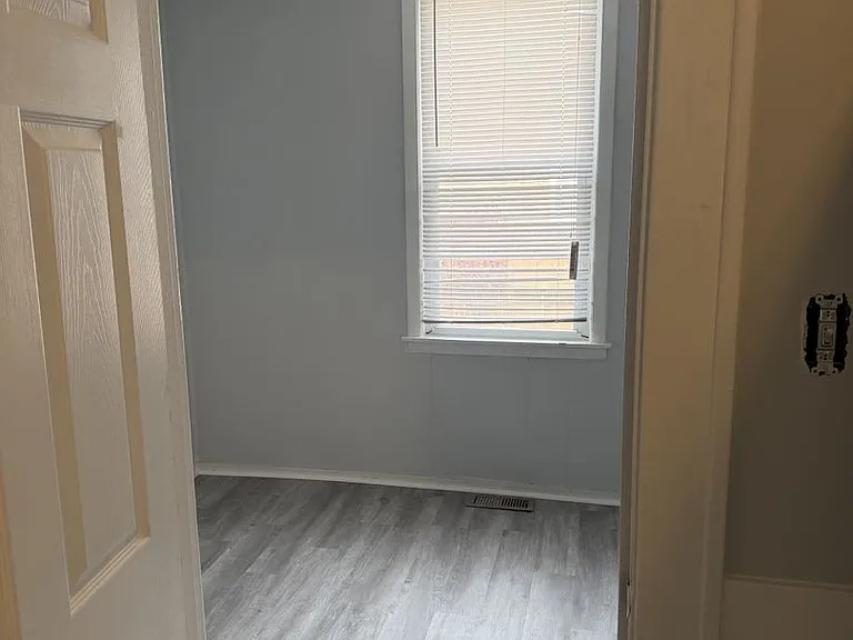 8531 S Burley Ave #1R — Photo 9