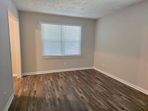 2nd image of 1068 Baker Ln