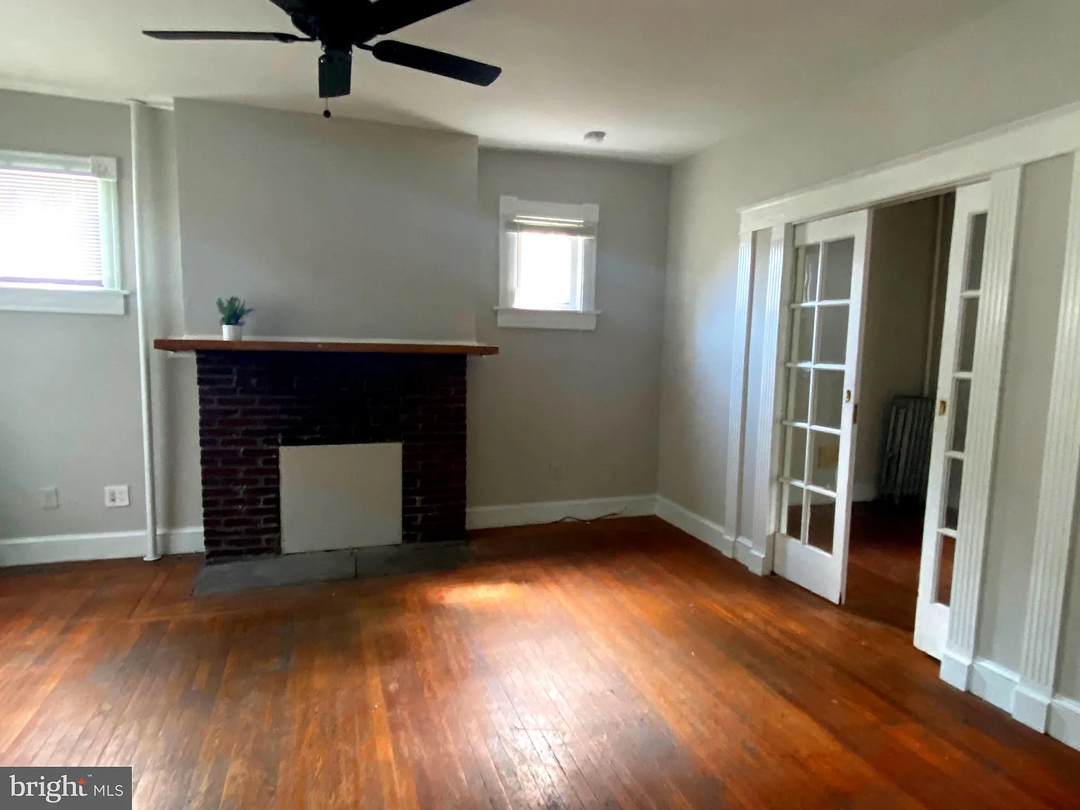 5 bed, 2326 sqft, $3,000 — Photo 2