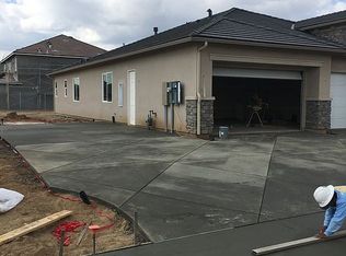 1556 N Whiteash Ave, Clovis, CA 93619