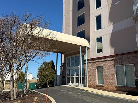 2nd image of 8501 Bayside Rd Unit 702