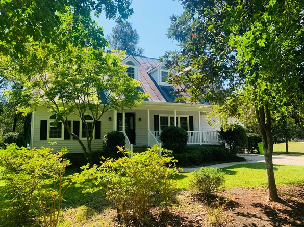 207 Teakwood Dr, New Bern, NC 28562