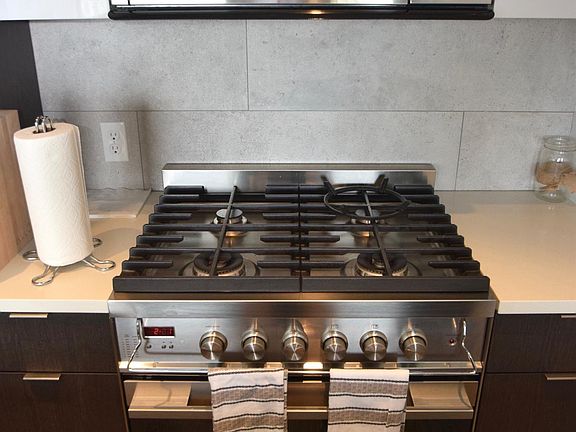 GAS STOVE