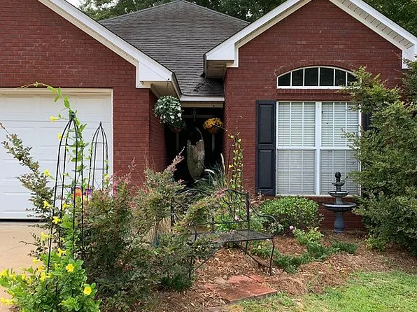 307 Melrose Ln, Dothan, AL 36303