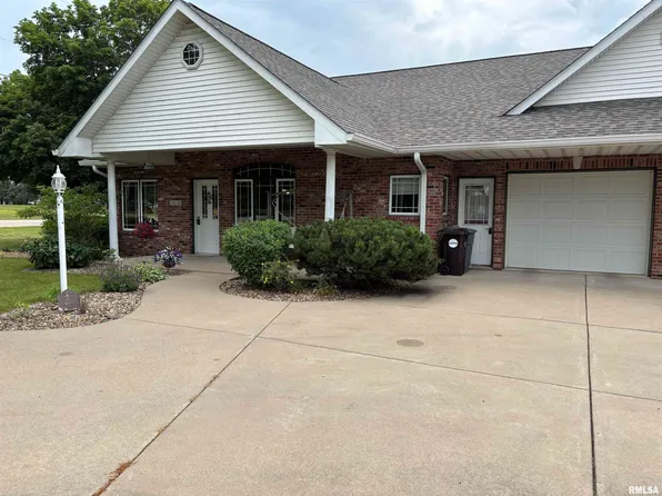 101A N 6th St #A, Roanoke, IL 61561