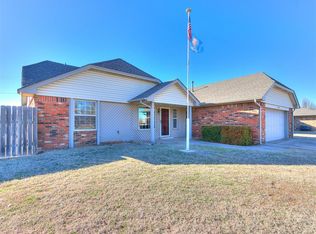 4524 Deer Creek Ct, Yukon, OK 73099