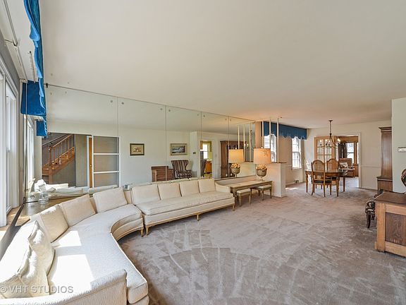 4th image of 2906 W Farragut Ave