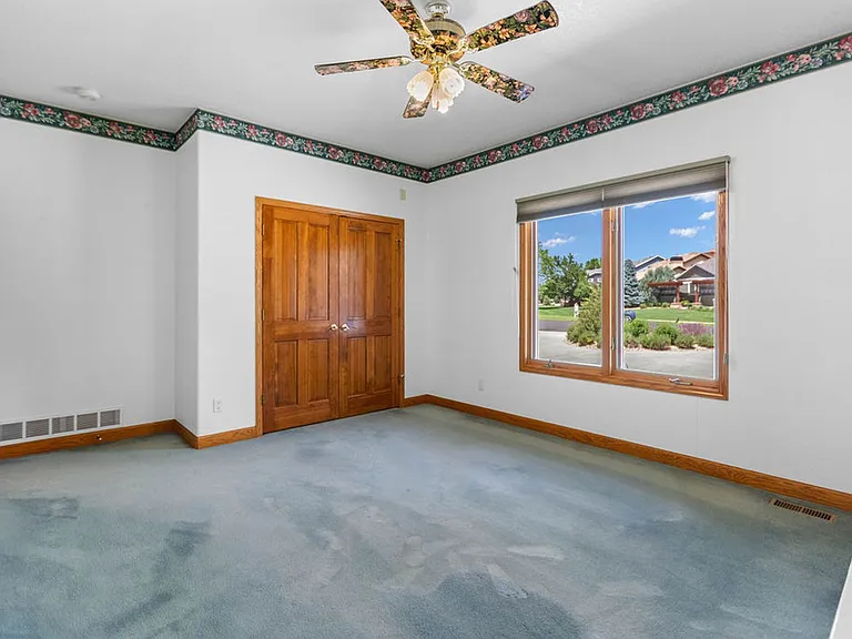 3957 Valley Oak Dr — Photo 17
