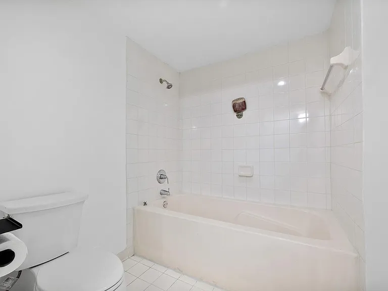 7270 SW 88th St #B203 — Photo 14