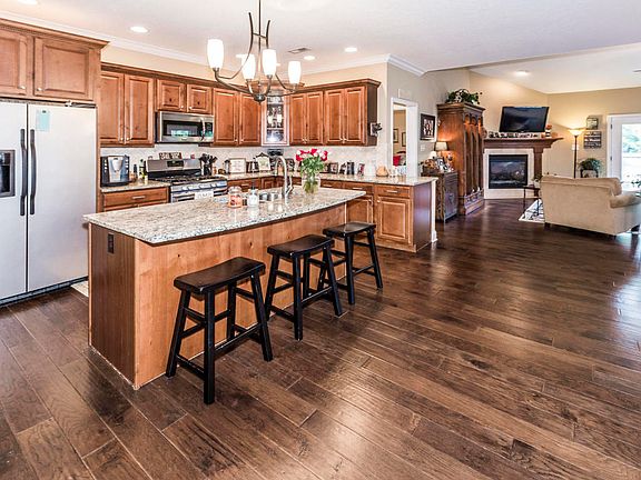 3rd image of 11929 Summit Station Ln