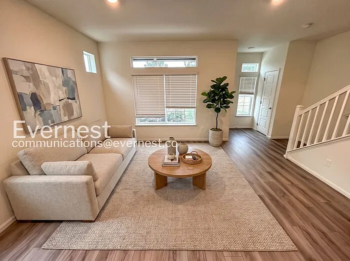3 bed, 2.0 bath, 1646 sqft, $2,847 — Photo 2