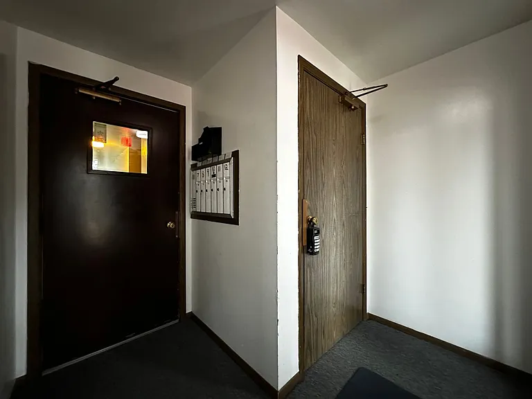 207 Fort Howard Ave — Photo 9