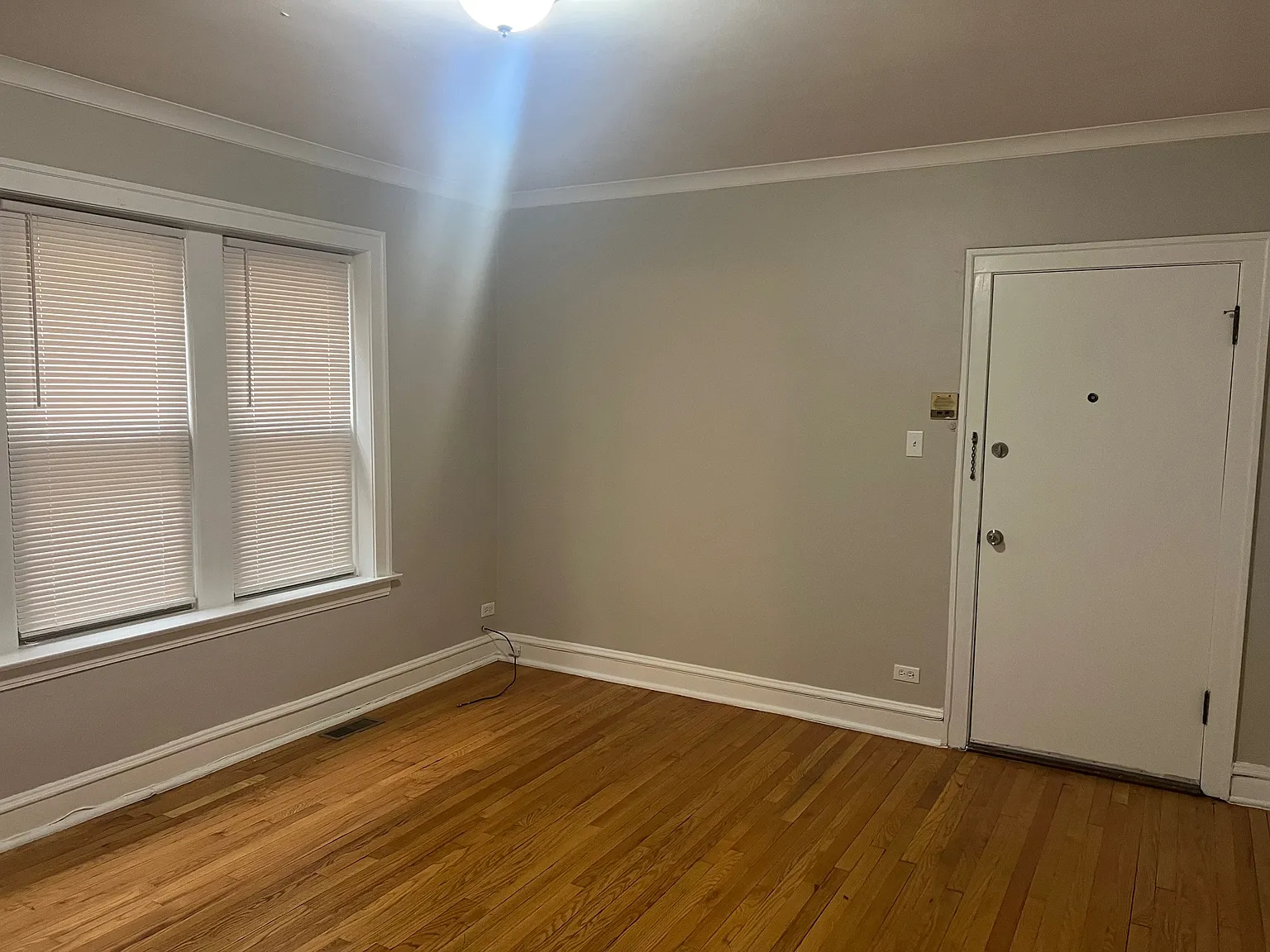 7031 S Fairfield Ave — Photo 4