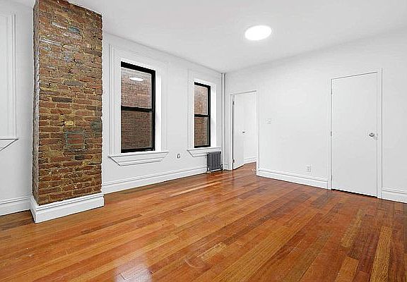 3rd image of 214 E 82nd St APT 18