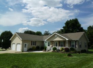 1207 Ligo Ln, Fairfield, IL 62837