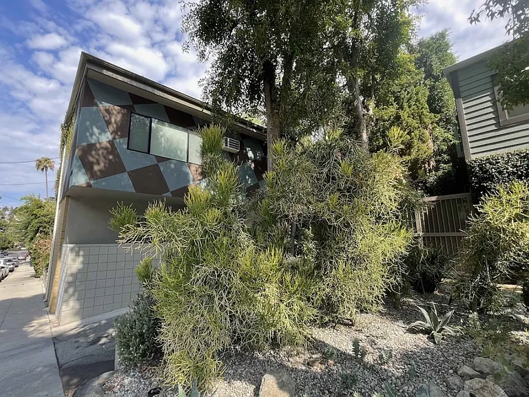 Primrose Ave — Photo 44