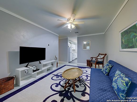3rd image of 6755 Paradise Oak Dr