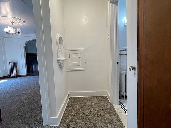 5th image of 3656 Bedford St
