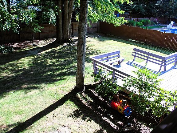 3rd image of 320 Sawmill Dr