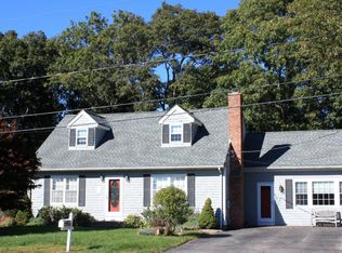 5 Edgewater Rd, Narragansett, RI 02882
