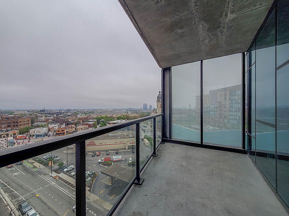 4th image of 736 N Milwaukee Ave #1908