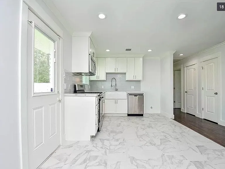 3907 Southlawn St — Photo 10