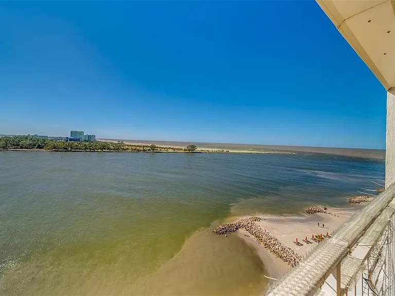 675 S Gulfview Blvd #Penthouse 1 — Photo 27