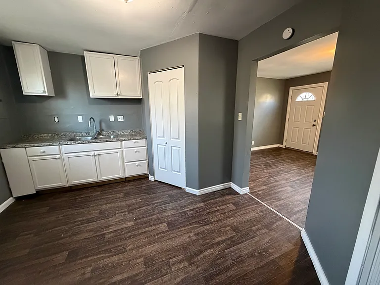 26089 Lehigh St — Photo 2