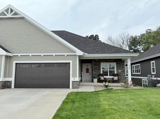 6703 Bellflower Pointe Dr, Deforest, WI 53532