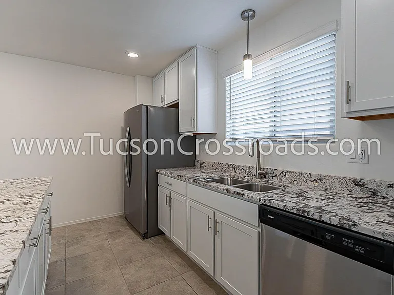 10611 Halsey Dr — Photo 13