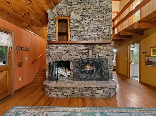 421 Twin Creeks, Blue Ridge, GA 30513