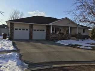 42 Bay Hl, Mitchell, SD 57301