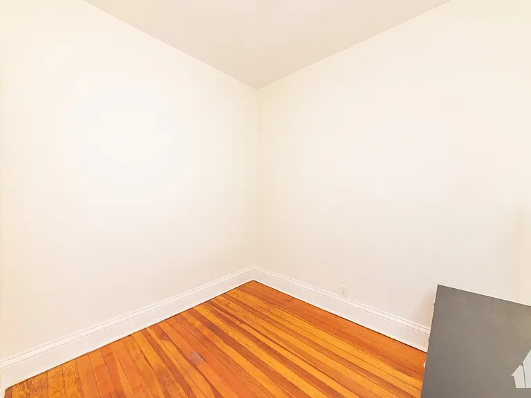 3300 N Racine Ave #3 — Photo 6