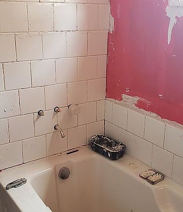 started tiling the bathroom