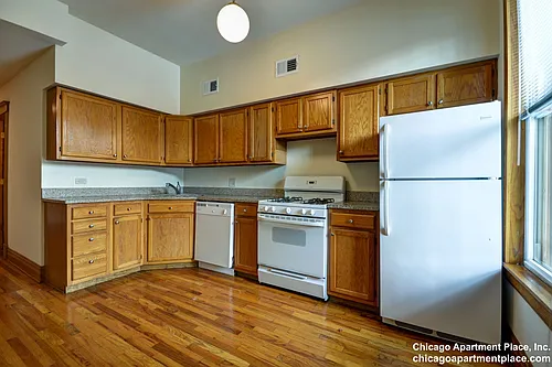 2748 N Lincoln Ave #2 Photo 1