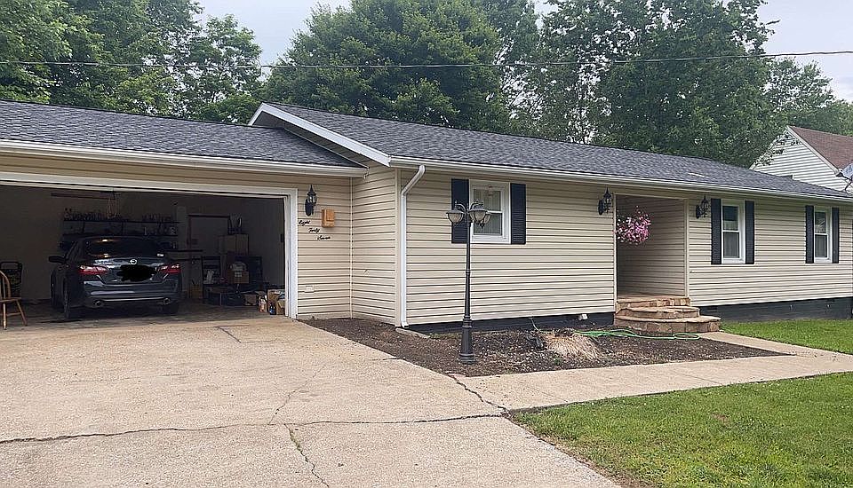 1st image of 847 Hiawatha Dr