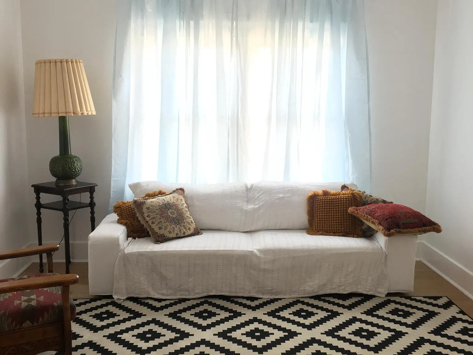 2 bed, 1000 sqft, $3,000 — Photo 3
