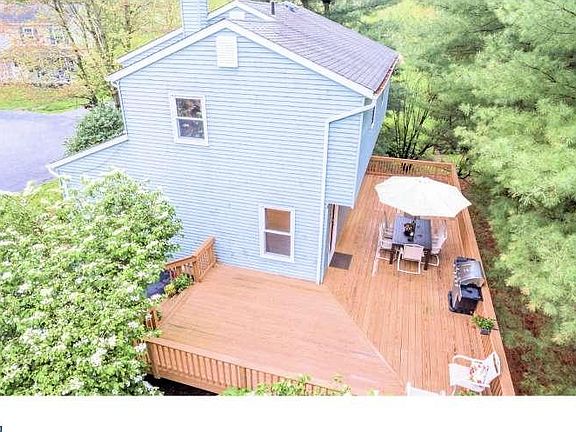 3rd image of 100 Glouchester Ct