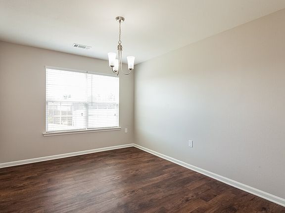 5th image of 1825 Windy Willow Ln