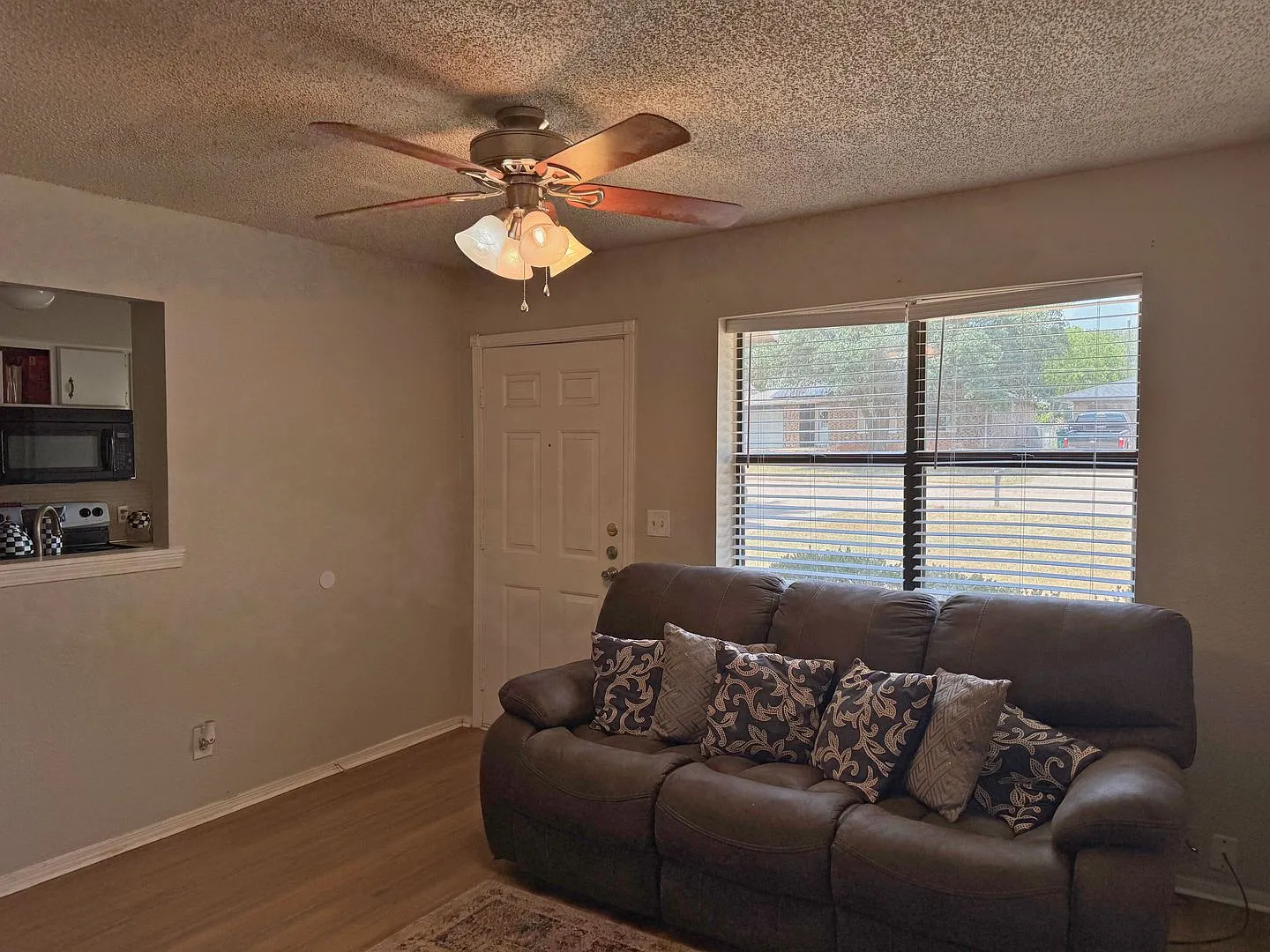 3 Bedroom Iowa Park Home — Photo 3