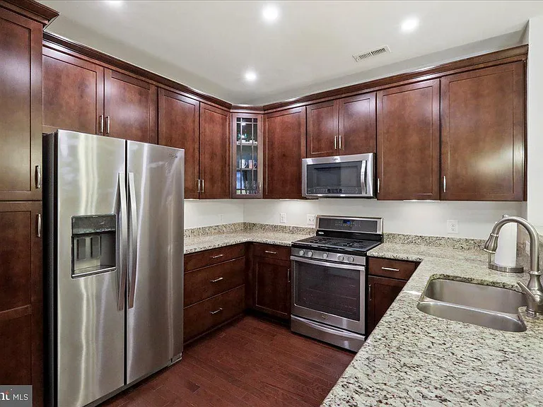 3910 Doc Berlin Dr #11 — Photo 4