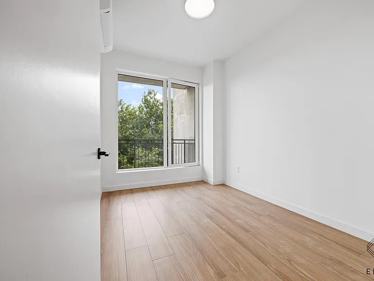 942 New York Ave #2L — Photo 10