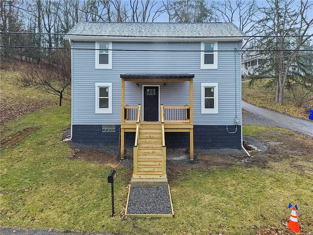 102 Fayette St photo 1