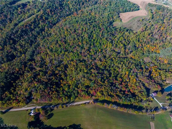 Johnson Hill Rd SW, Newcomerstown, OH 43832