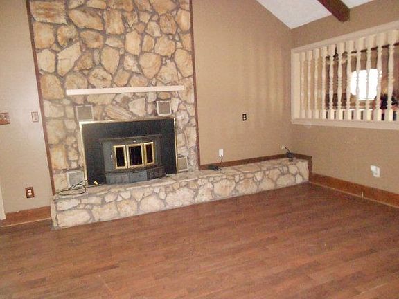 4th image of 475 Sweetgum Ln