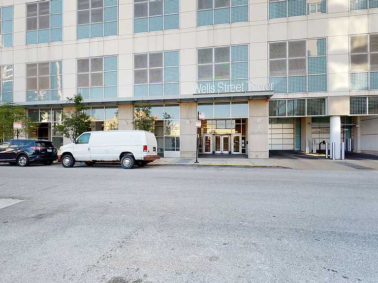 701 S Wells St #2402 — Photo 3