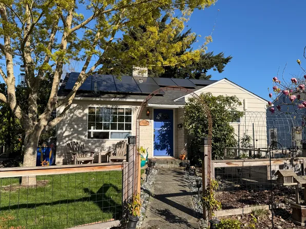 7556 29th Ave NW, Seattle, WA 98117